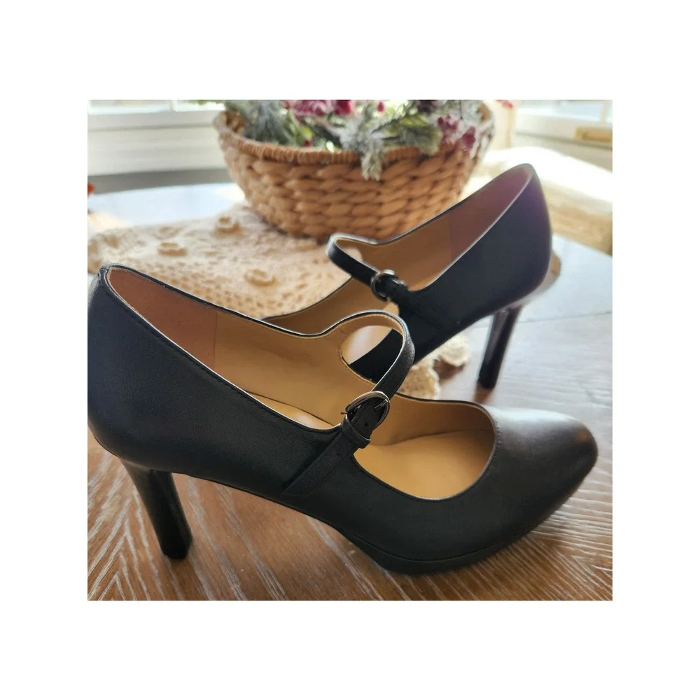 Naturalizer Black Leather Mary Jane Heels